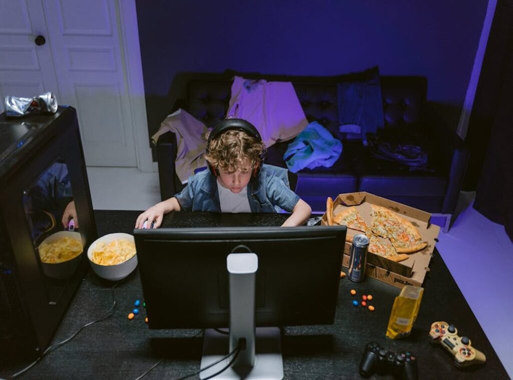 How to Play Online Games Lcfmodgeeks